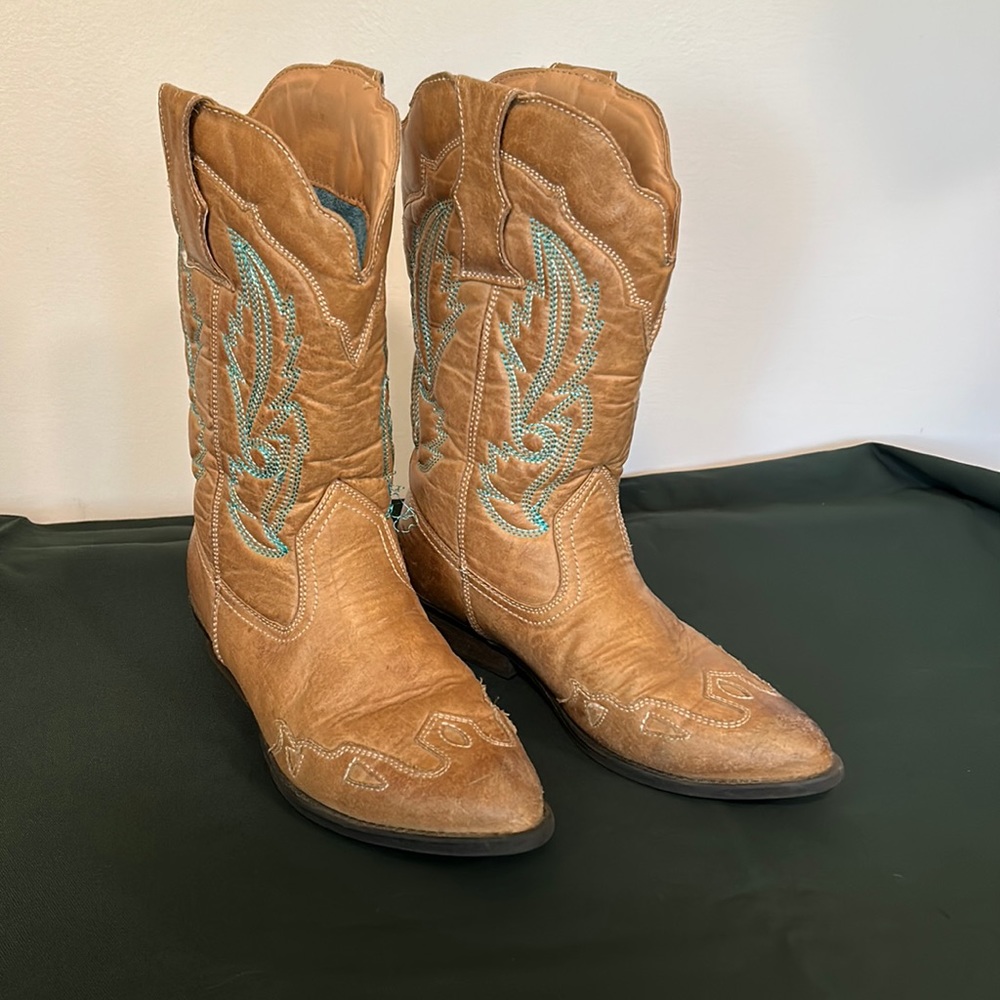 Cowgirl Boots Size 5